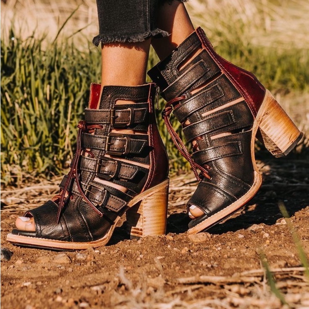 BNIB FREEBIRD BY STEVEN BRAEDEN SIZE 8